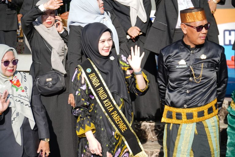 Lepas Pawai Budaya Anak, Bunda PAUD Parepare dr. Andi Arfiah Tasming Tekankan Pentingnya Pendidikan Berbasis Budaya