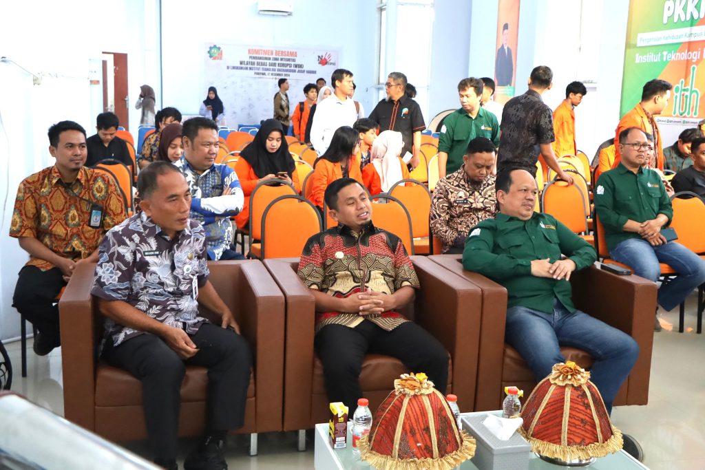 Wali Kota Parepare Bahas Pengembangan Aplikasi Parepare Dalam Genggaman Bersama ITH