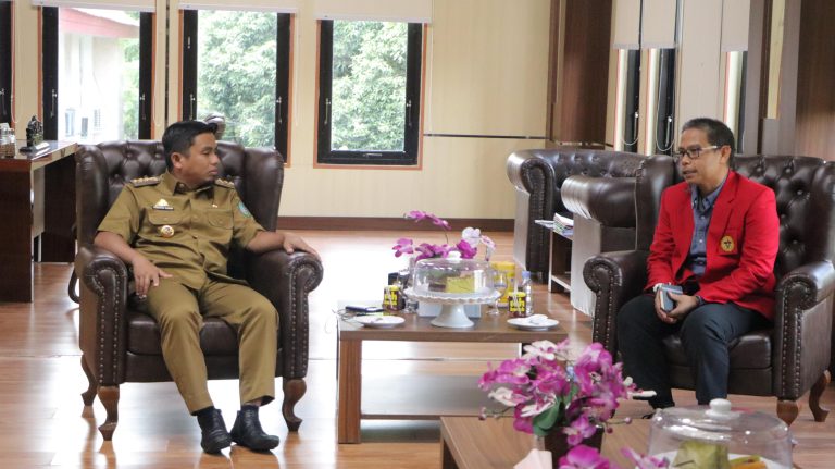 Wali Kota Tasming Hamid Siap Dukung Program KKN Mahasiswa Unhas di Parepare