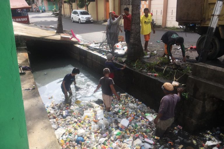 pemebersihan selokan