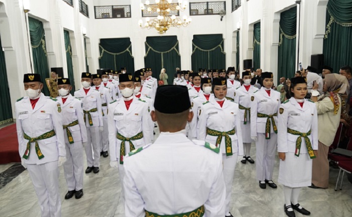 7ca43e85def60df6d8c0b24e28e1a5c5e1efb5fcd02725d52ada77b9941d2223.0