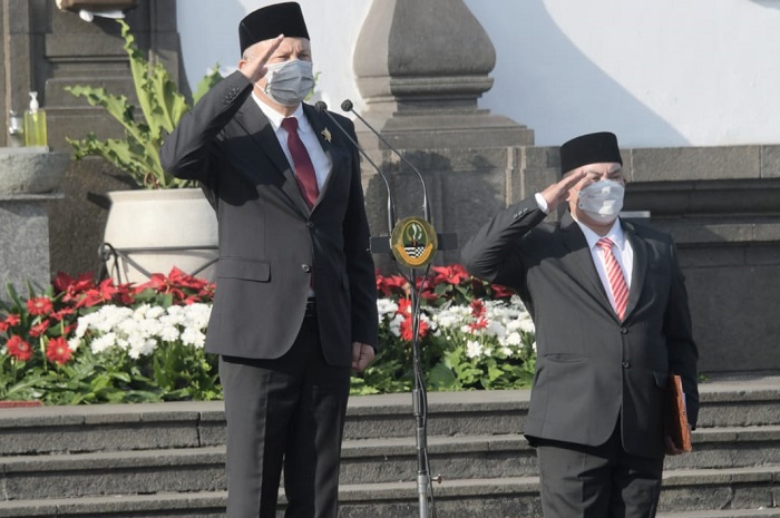 9c84cb03a5bd12a3cd092b301d487677d006dc8dfee61b21206f228ec41808a6.0