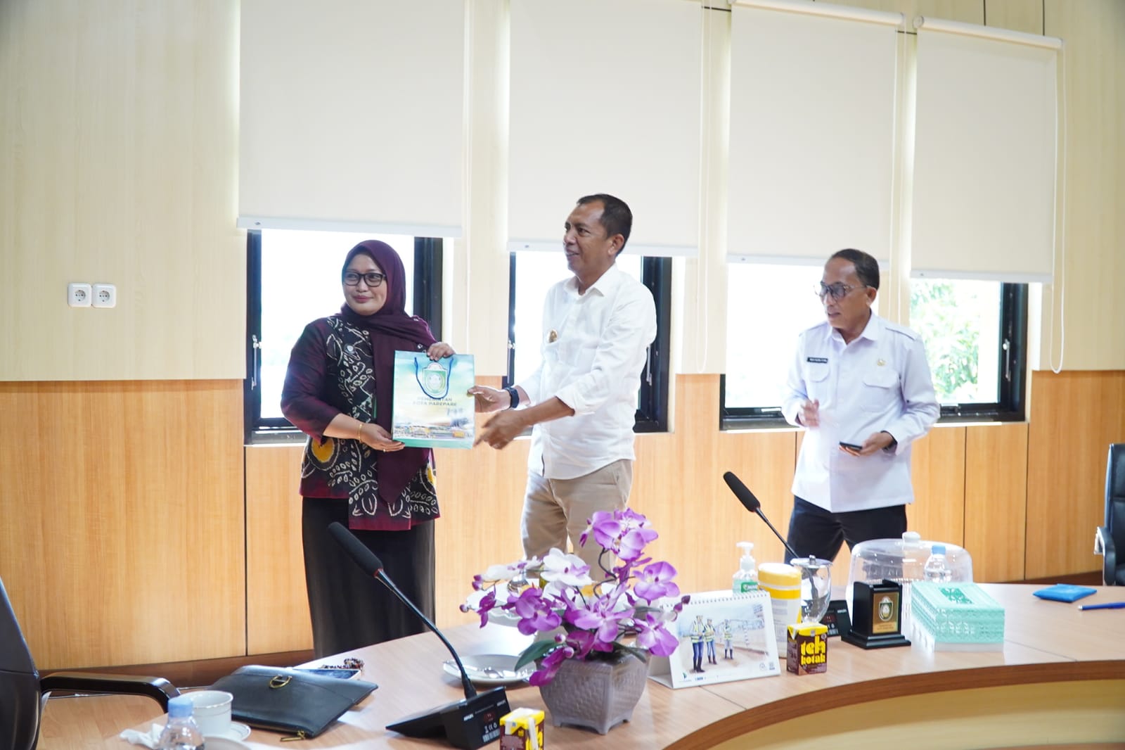 Ketua PN Parepare Khusnul Khatimah Pindah Tugas, Pj Wali Kota Parepare Akbar Ali Pimpin Pelepasan