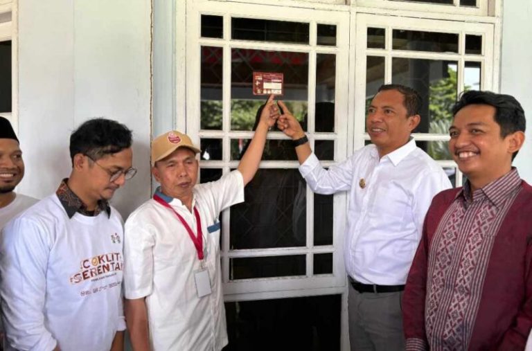 Coklit Perdana Pilkada 2024, Petugas Pantarlih KPU Parepare Datangi Pj Akbar Ali