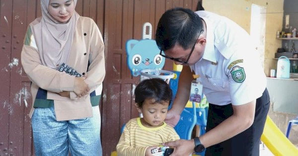Kadis DPPKB Parepare Tinjau Pelayanan Posyandu dan Berikan Bantuan untuk Cegah Stunting