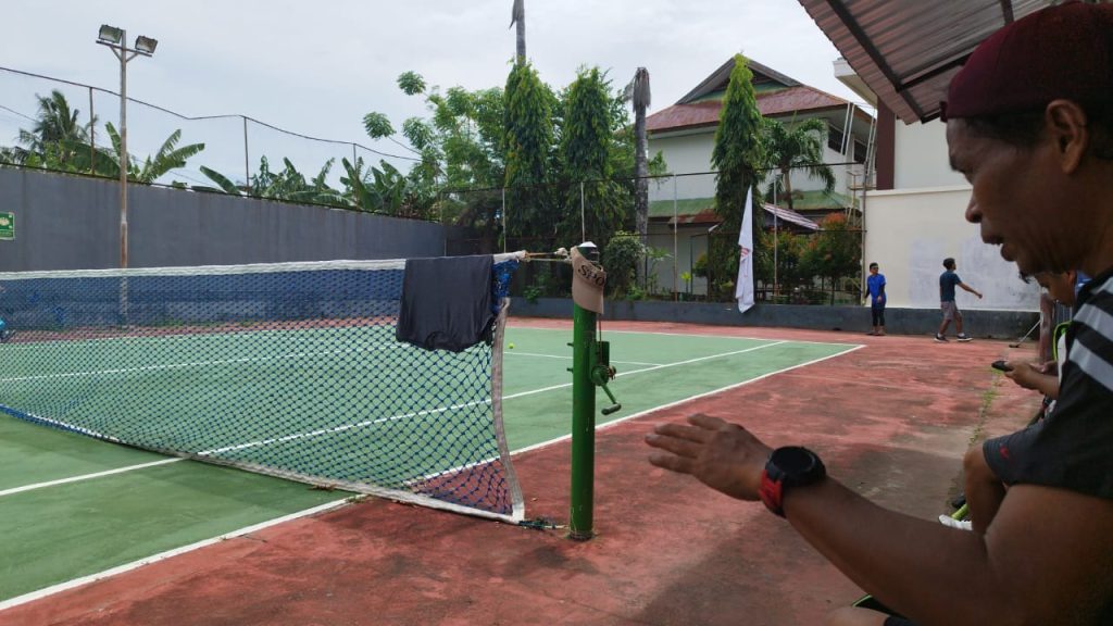 Foto Terakhir Almarhum saat di Lapangan Tenis PN sebelum Main